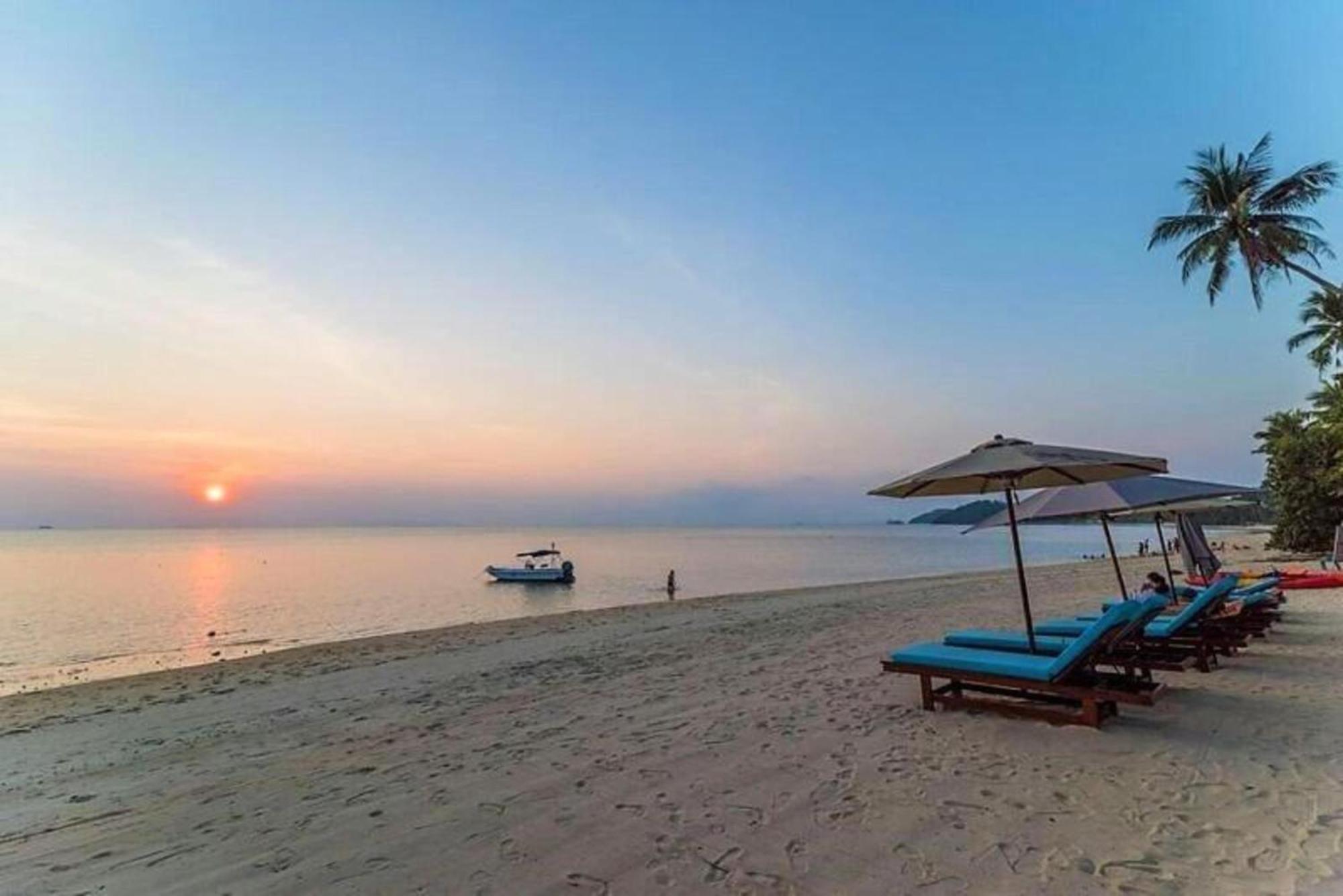 ザ サンセット ビーチ リゾート アンド スパ タリンガム Taling Ngam Beach エクステリア 写真