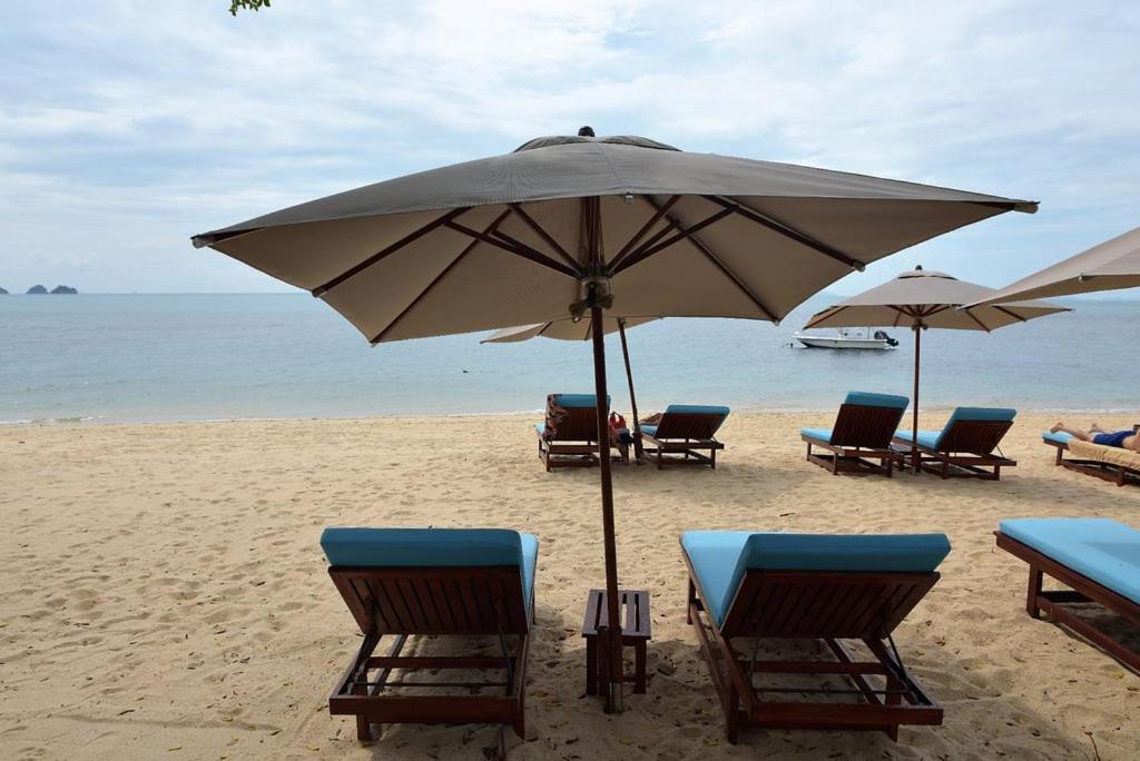 ザ サンセット ビーチ リゾート アンド スパ タリンガム Taling Ngam Beach エクステリア 写真